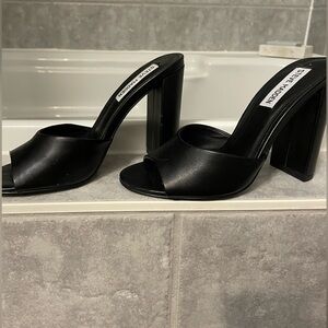 Steve Madden black heels